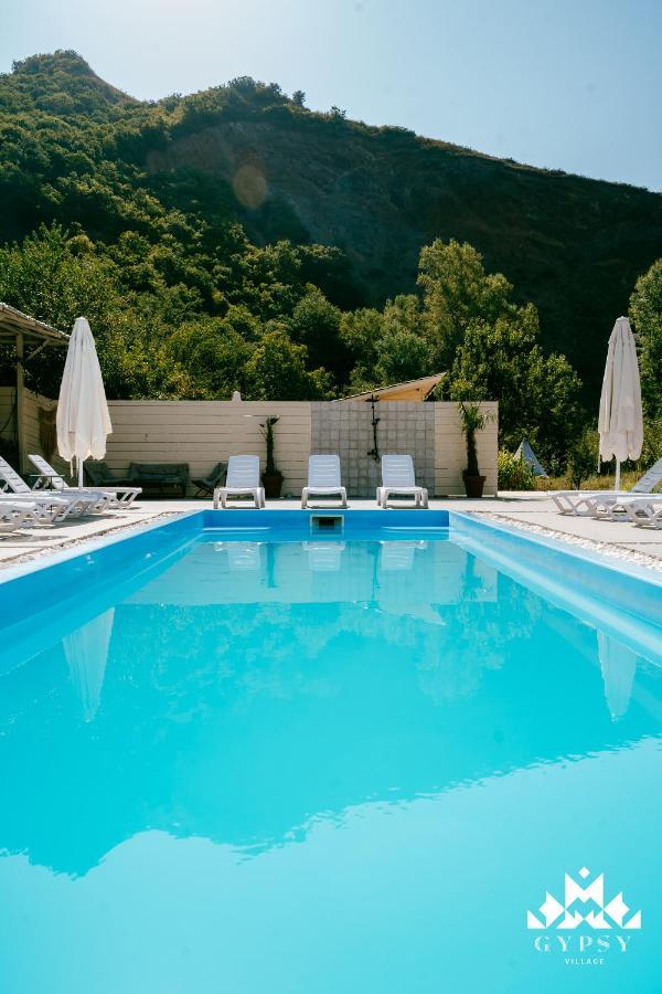 Gipsy Village Park Hotel Asureti Exterior foto